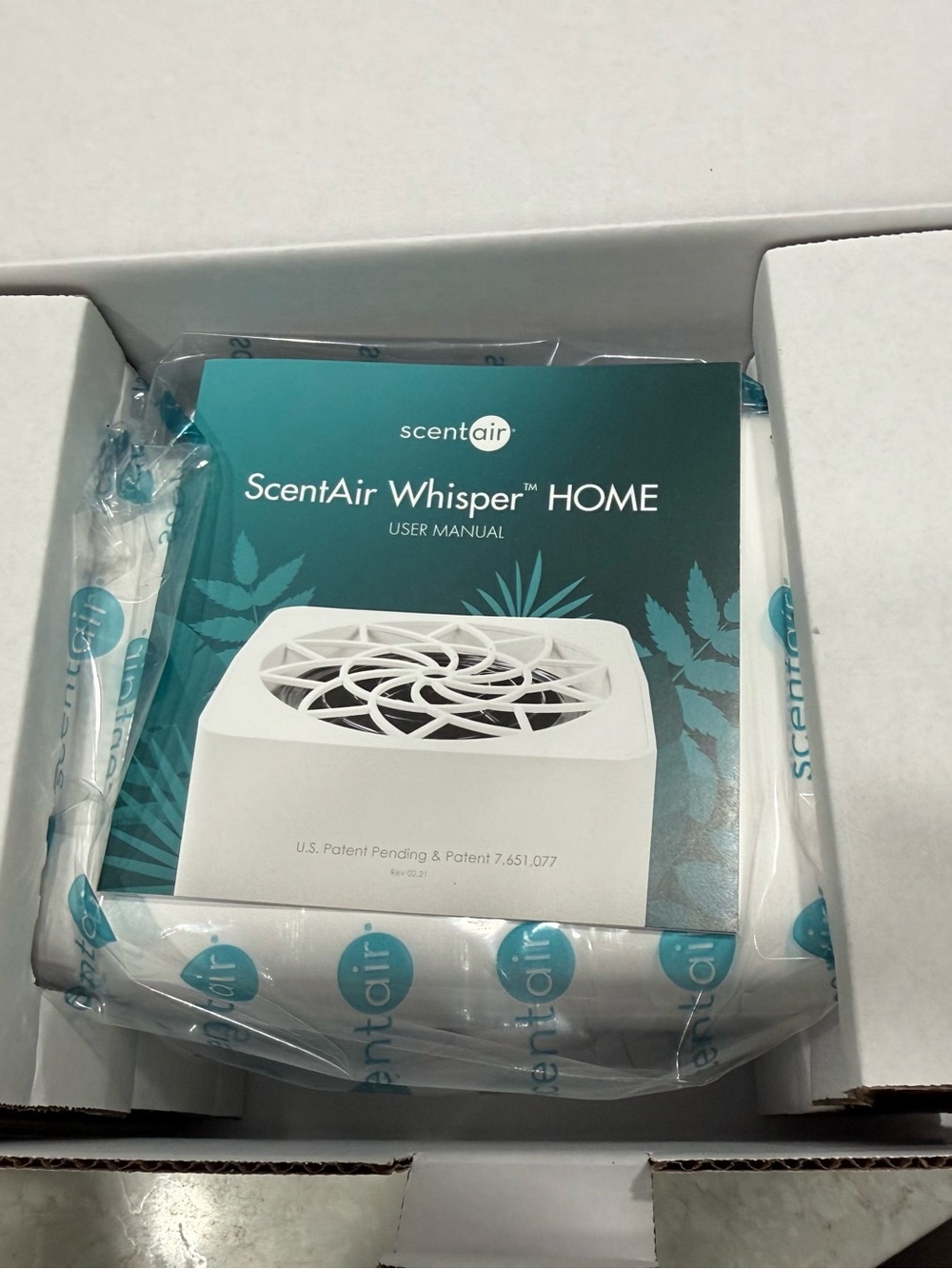NIB ScentAir Whisper HOME Plug-In Air Freshener - White